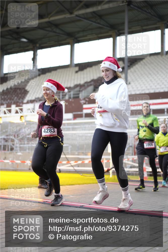07.12.2025 - St. Pauli X-Mass-Run No. 15 Patografie http://msf.ph/oto/9374275 07.12.2025 12:09:08 Ziel 138, 643, 775, 807, 1405, 1725, 1727, 2009, 2731, 3538, 3947, 3955, 3966, 4196, 4197, 4198, 4267, 4282, 4283 meine-sportfotos.de