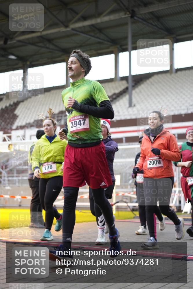 07.12.2025 - St. Pauli X-Mass-Run No. 15 Patografie http://msf.ph/oto/9374281 07.12.2025 12:09:11 Ziel 138, 775, 807, 1725, 1727, 2009, 3538, 3947, 3955, 3966, 4196, 4197, 4198, 4267, 4282, 4283 meine-sportfotos.de