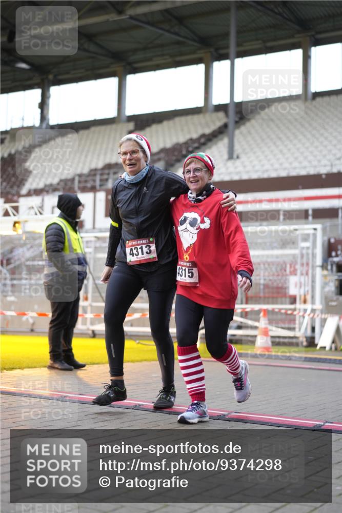 07.12.2025 - St. Pauli X-Mass-Run No. 15 Patografie http://msf.ph/oto/9374298 07.12.2025 12:09:25 Ziel 138, 1725, 1727, 2009, 3538, 3955, 4313, 4315 meine-sportfotos.de