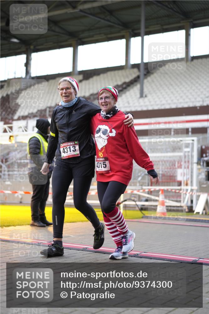 07.12.2025 - St. Pauli X-Mass-Run No. 15 Patografie http://msf.ph/oto/9374300 07.12.2025 12:09:25 Ziel 138, 1725, 1727, 2009, 3538, 3955, 4313, 4315 meine-sportfotos.de