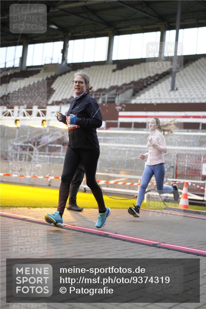 07.12.2025 - St. Pauli X-Mass-Run No. 15 Patografie http://msf.ph/oto/9374319 07.12.2025 12:09:52 Ziel 830, 835, 1494, 3462, 3744, 3746, 3760 meine-sportfotos.de
