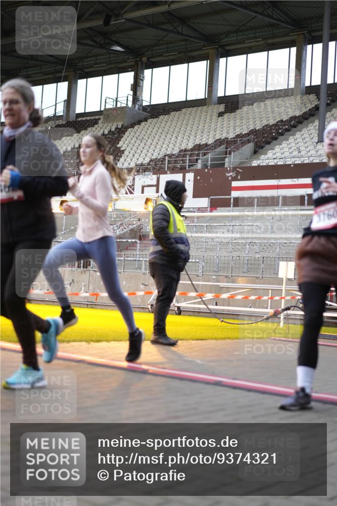 07.12.2025 - St. Pauli X-Mass-Run No. 15 Patografie http://msf.ph/oto/9374321 07.12.2025 12:09:53 Ziel 830, 835, 3462, 3744, 3746, 3760 meine-sportfotos.de