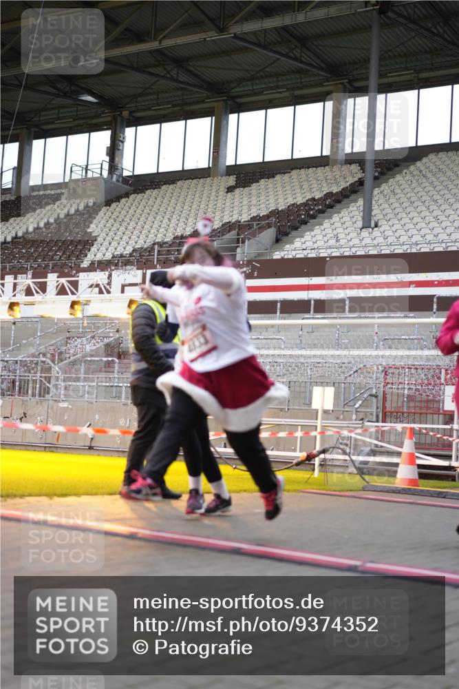 07.12.2025 - St. Pauli X-Mass-Run No. 15 Patografie http://msf.ph/oto/9374352 07.12.2025 12:10:23 Ziel 1036, 1037, 1450, 1728, 1731, 3701, 3840, 3841, 4259, 4262, 4745, 4826, 4827, 4833, 4834, 4836 meine-sportfotos.de