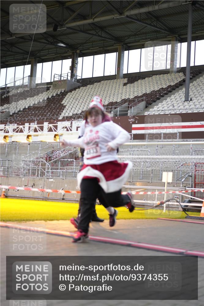 07.12.2025 - St. Pauli X-Mass-Run No. 15 Patografie http://msf.ph/oto/9374355 07.12.2025 12:10:23 Ziel 1036, 1037, 1450, 1728, 1731, 3701, 3840, 3841, 4259, 4262, 4745, 4826, 4827, 4833, 4834, 4836 meine-sportfotos.de