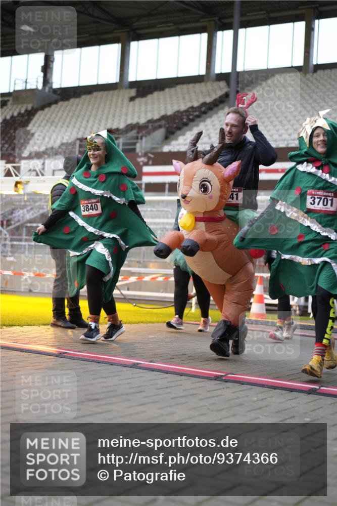 07.12.2025 - St. Pauli X-Mass-Run No. 15 Patografie http://msf.ph/oto/9374366 07.12.2025 12:10:26 Ziel 1036, 1037, 1450, 1728, 1731, 3701, 3840, 3841, 4257, 4259, 4262, 4280, 4281, 4745, 4826, 4827, 4833, 4834, 4836 meine-sportfotos.de