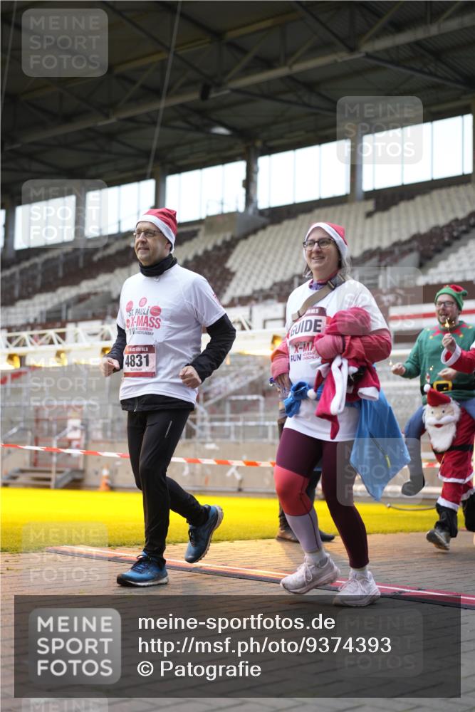 07.12.2025 - St. Pauli X-Mass-Run No. 15 Patografie http://msf.ph/oto/9374393 07.12.2025 12:10:33 Ziel 208, 223, 224, 1450, 1728, 1731, 1845, 3701, 3840, 3841, 4257, 4259, 4262, 4280, 4281, 4745, 4826, 4827, 4831, 4833, 4834, 4836 meine-sportfotos.de