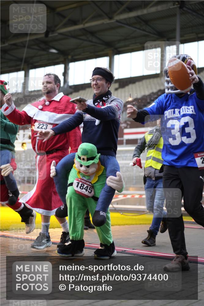 07.12.2025 - St. Pauli X-Mass-Run No. 15 Patografie http://msf.ph/oto/9374400 07.12.2025 12:10:34 Ziel 208, 223, 224, 1450, 1728, 1731, 1845, 3701, 3840, 3841, 4257, 4259, 4262, 4280, 4281, 4745, 4826, 4827, 4831, 4833, 4834, 4836 meine-sportfotos.de