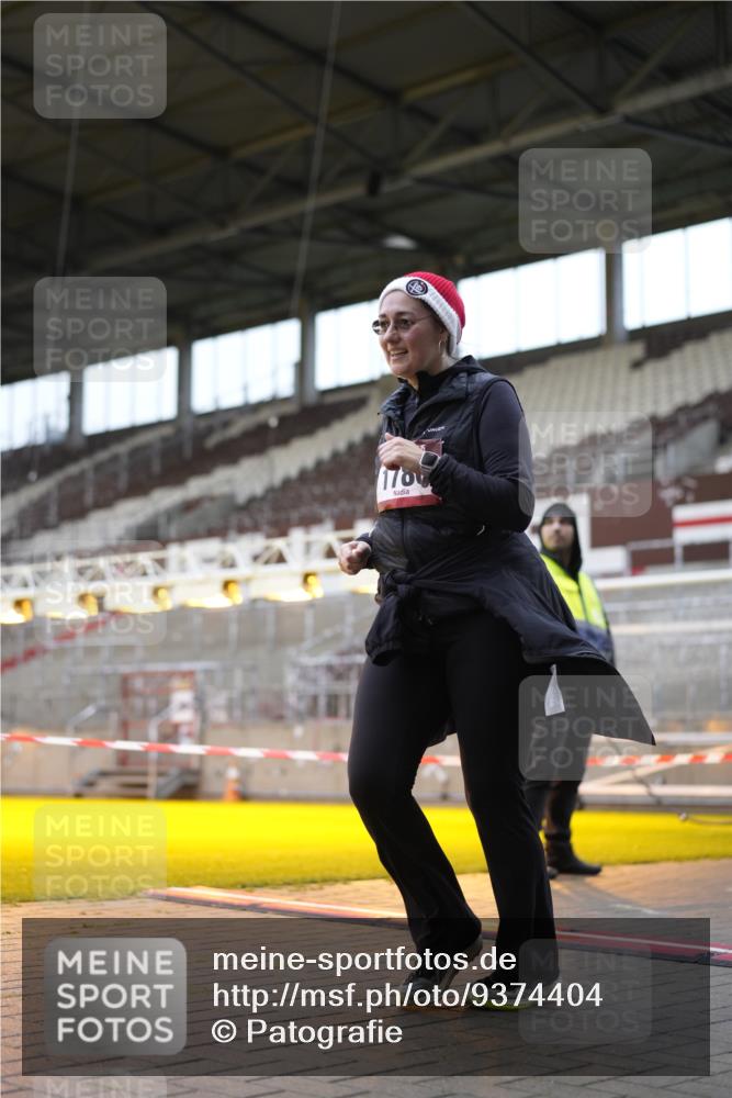 07.12.2025 - St. Pauli X-Mass-Run No. 15 Patografie http://msf.ph/oto/9374404 07.12.2025 12:10:53 Ziel 1780 meine-sportfotos.de