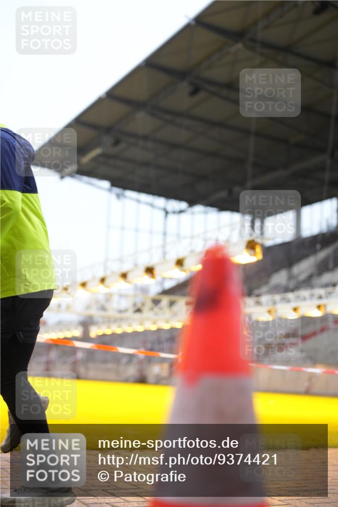 07.12.2025 - St. Pauli X-Mass-Run No. 15 Patografie http://msf.ph/oto/9374421 07.12.2025 12:11:17 Ziel 2393, 2394, 3758, 4180, 4188, 4398 meine-sportfotos.de