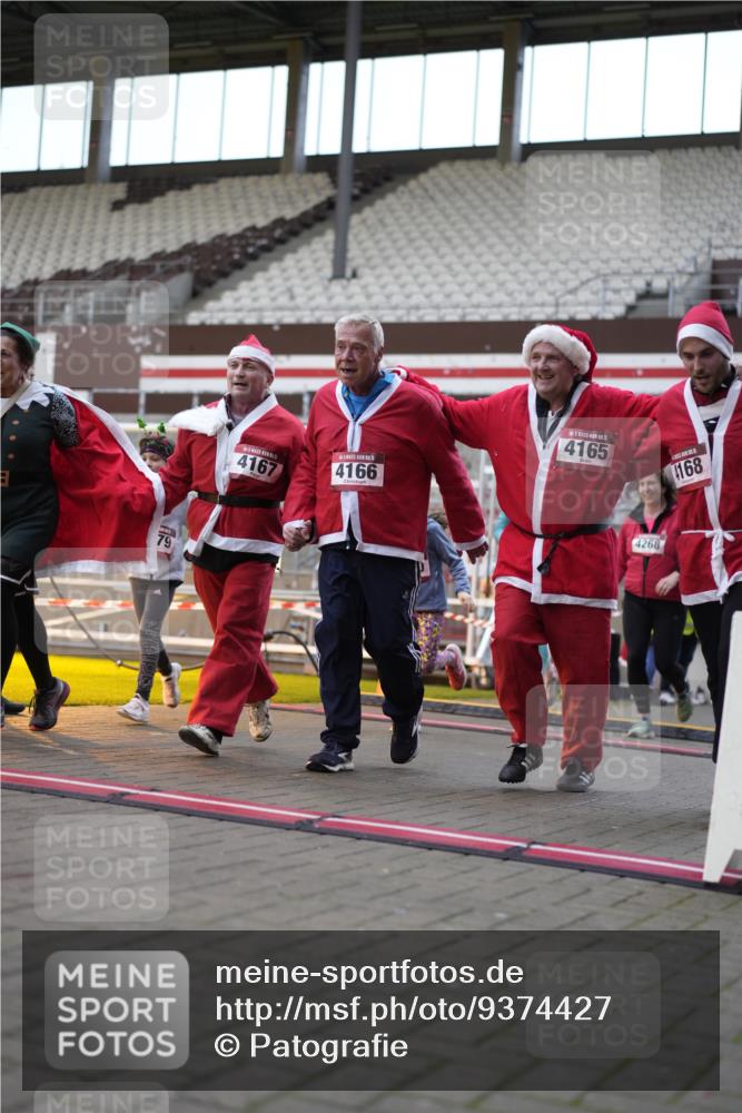 07.12.2025 - St. Pauli X-Mass-Run No. 15 Patografie http://msf.ph/oto/9374427 07.12.2025 12:11:34 Ziel 3758, 4163, 4165, 4166, 4167, 4168, 4268, 4270, 4278, 4279 meine-sportfotos.de