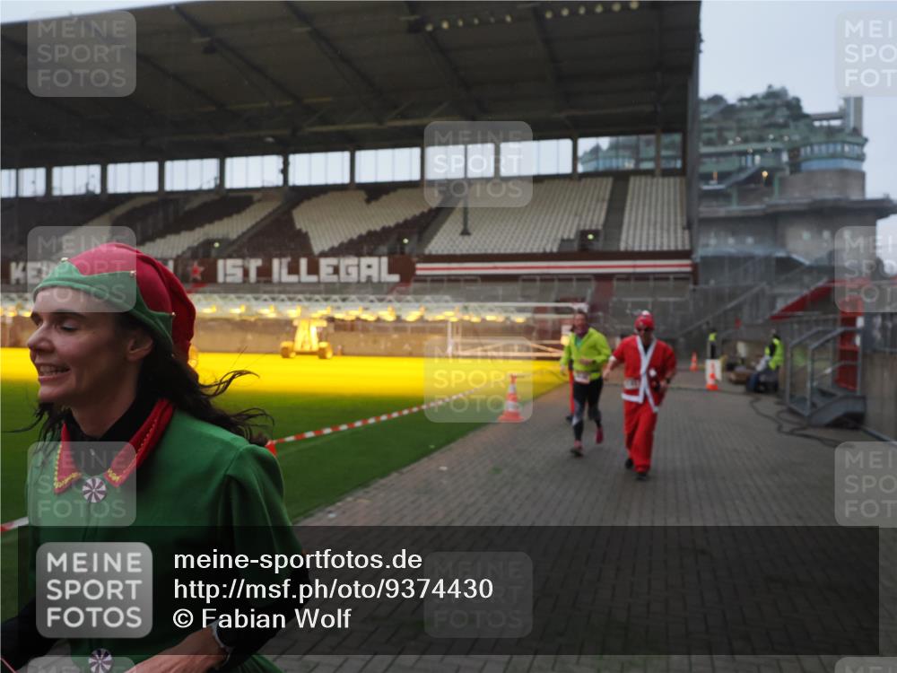 07.12.2025 - St. Pauli X-Mass-Run No. 15 Fabian Wolf http://msf.ph/oto/9374430 07.12.2025 10:00:10 Ziel 802, 1333, 1354, 1360, 1404, 2140, 2141, 4129 meine-sportfotos.de