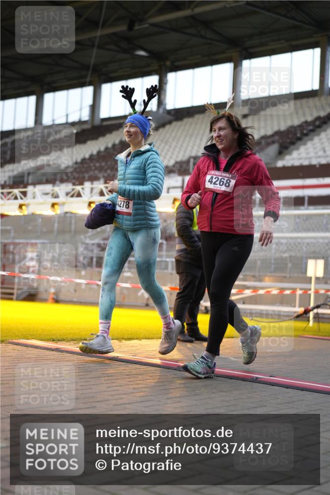 07.12.2025 - St. Pauli X-Mass-Run No. 15 Patografie http://msf.ph/oto/9374437 07.12.2025 12:11:36 Ziel 3758, 4163, 4165, 4166, 4167, 4168, 4268, 4270, 4278, 4279, 4714 meine-sportfotos.de