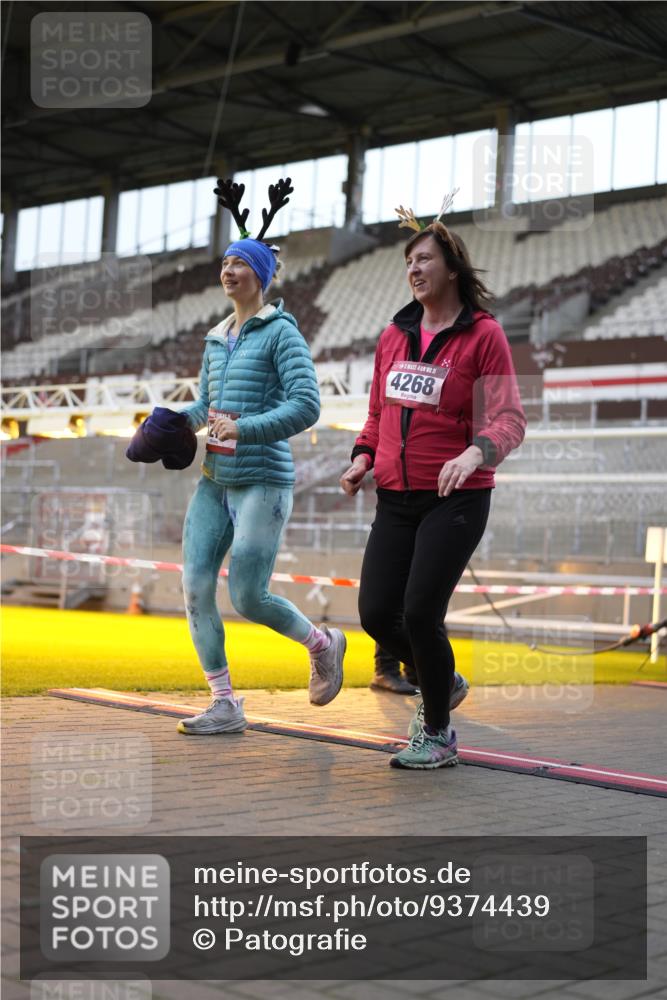 07.12.2025 - St. Pauli X-Mass-Run No. 15 Patografie http://msf.ph/oto/9374439 07.12.2025 12:11:37 Ziel 3979, 4163, 4165, 4166, 4167, 4168, 4268, 4270, 4278, 4279, 4714 meine-sportfotos.de