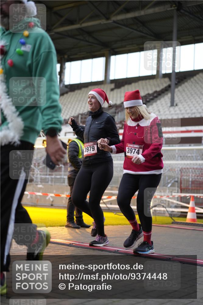 07.12.2025 - St. Pauli X-Mass-Run No. 15 Patografie http://msf.ph/oto/9374448 07.12.2025 12:11:43 Ziel 1452, 3974, 3979, 4163, 4165, 4166, 4167, 4168, 4268, 4270, 4278, 4279, 4288, 4289, 4308, 4714 meine-sportfotos.de