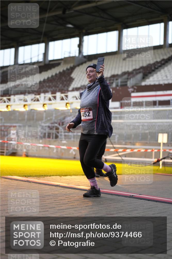 07.12.2025 - St. Pauli X-Mass-Run No. 15 Patografie http://msf.ph/oto/9374466 07.12.2025 12:11:47 Ziel 1452, 3974, 3979, 4163, 4165, 4166, 4167, 4168, 4268, 4270, 4278, 4279, 4288, 4289, 4308, 4714 meine-sportfotos.de