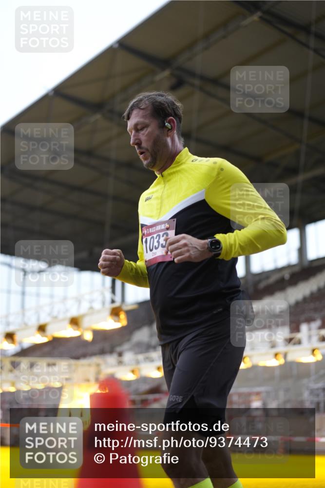 07.12.2025 - St. Pauli X-Mass-Run No. 15 Patografie http://msf.ph/oto/9374473 07.12.2025 12:12:09 Ziel 1033 meine-sportfotos.de