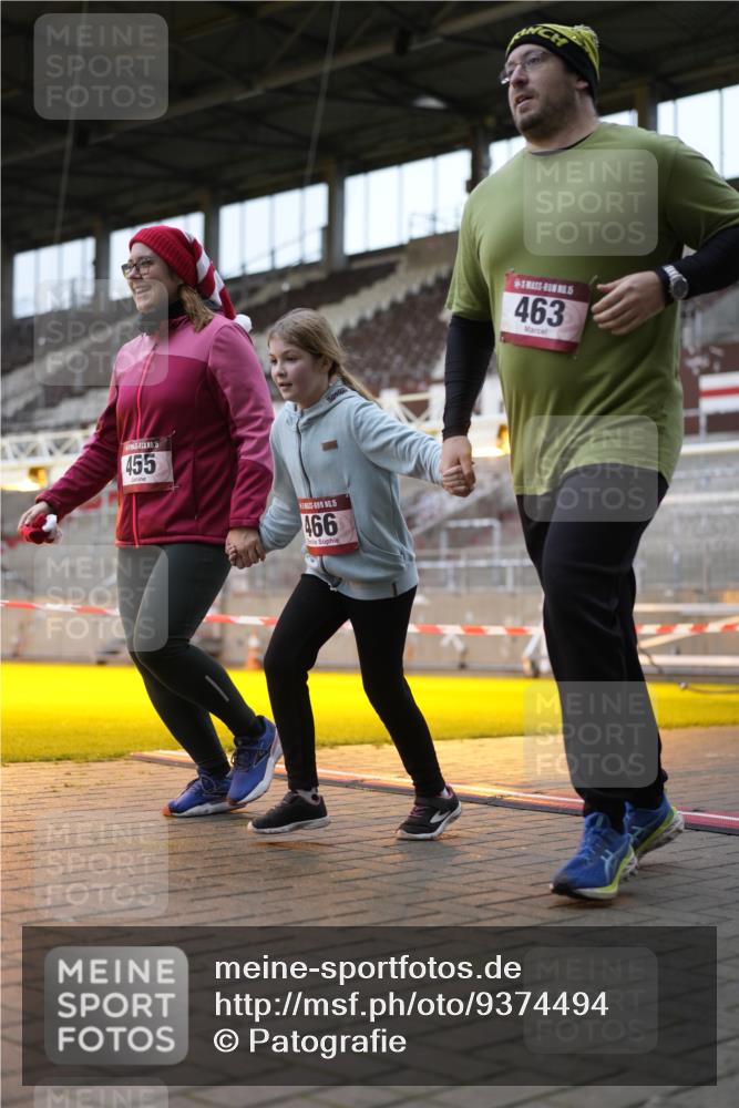 07.12.2025 - St. Pauli X-Mass-Run No. 15 Patografie http://msf.ph/oto/9374494 07.12.2025 12:13:10 Ziel 455, 463, 466, 2543, 4713 meine-sportfotos.de