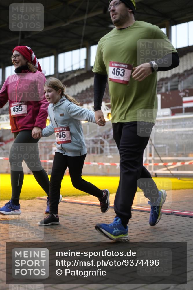 07.12.2025 - St. Pauli X-Mass-Run No. 15 Patografie http://msf.ph/oto/9374496 07.12.2025 12:13:10 Ziel 455, 463, 466, 2543, 4713 meine-sportfotos.de