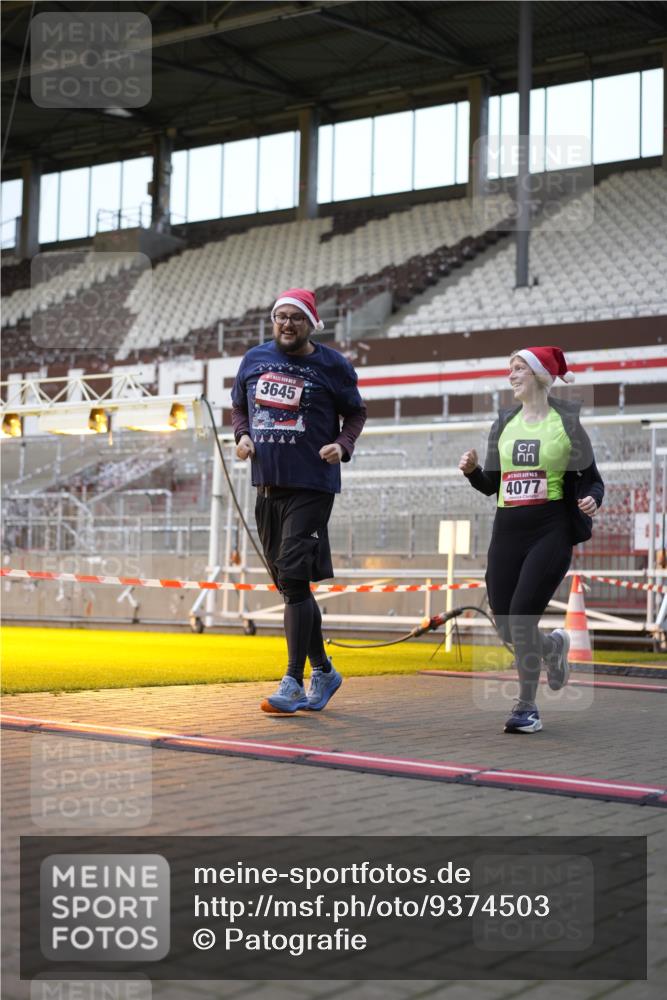 07.12.2025 - St. Pauli X-Mass-Run No. 15 Patografie http://msf.ph/oto/9374503 07.12.2025 12:13:20 Ziel 455, 463, 466, 3645, 4077, 4258, 4261, 4713 meine-sportfotos.de