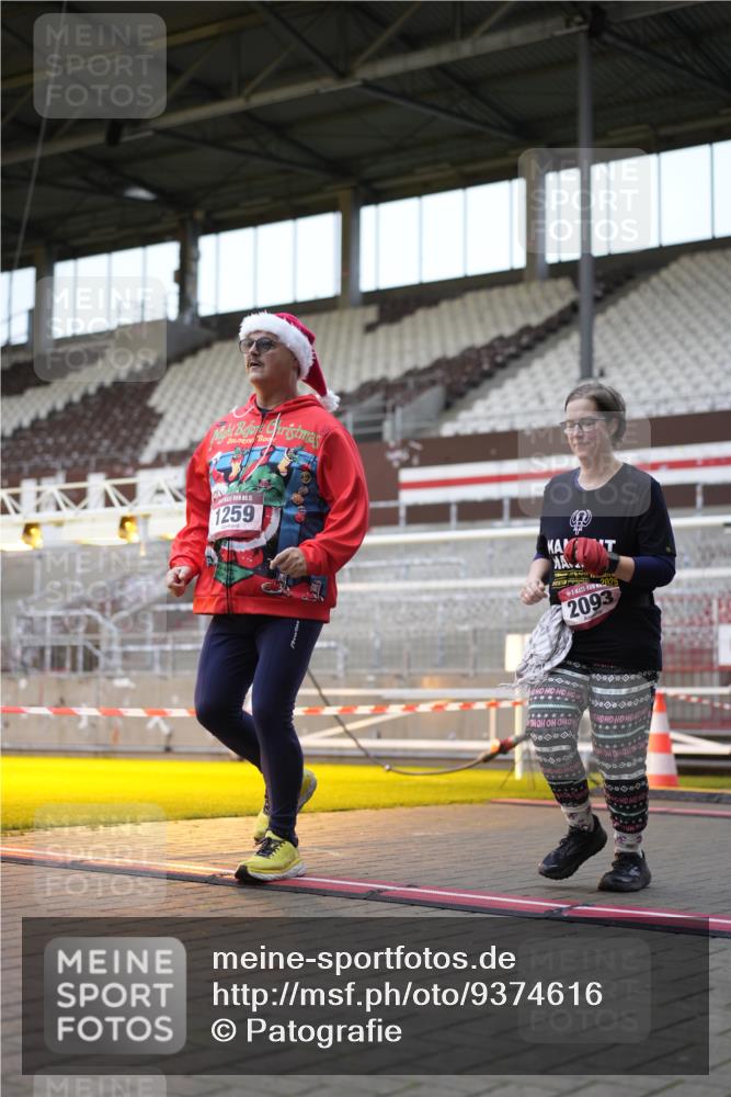 07.12.2025 - St. Pauli X-Mass-Run No. 15 Patografie http://msf.ph/oto/9374616 07.12.2025 12:19:04 Ziel 1259, 2093, 2309, 3371, 3373 meine-sportfotos.de