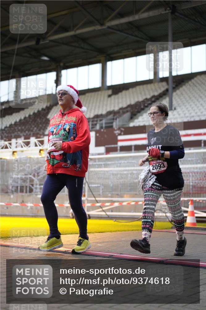 07.12.2025 - St. Pauli X-Mass-Run No. 15 Patografie http://msf.ph/oto/9374618 07.12.2025 12:19:04 Ziel 1259, 2093, 2309, 3371, 3373 meine-sportfotos.de