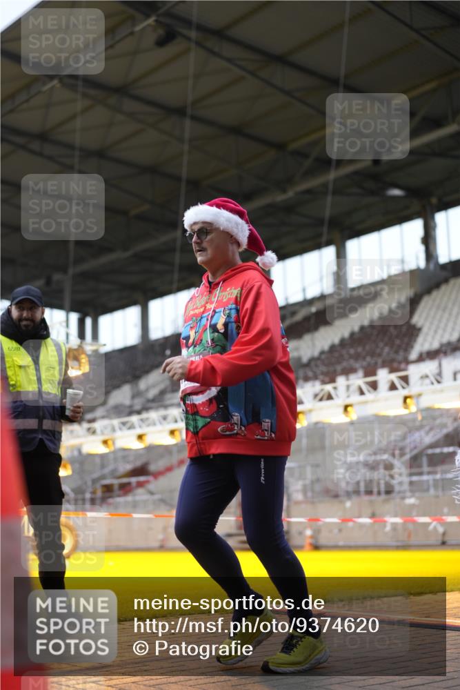 07.12.2025 - St. Pauli X-Mass-Run No. 15 Patografie http://msf.ph/oto/9374620 07.12.2025 12:19:05 Ziel 1259, 2093, 2309 meine-sportfotos.de