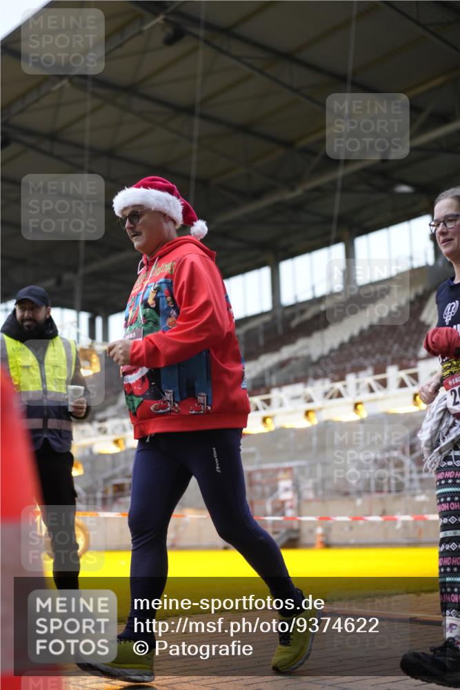 07.12.2025 - St. Pauli X-Mass-Run No. 15 Patografie http://msf.ph/oto/9374622 07.12.2025 12:19:05 Ziel 1259, 2093, 2309 meine-sportfotos.de