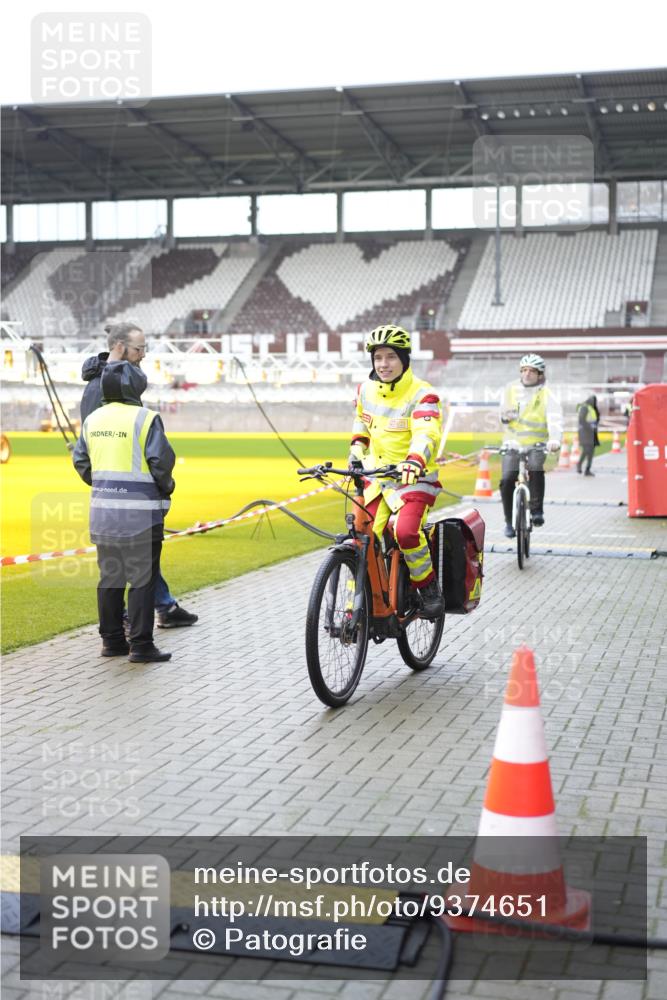 07.12.2025 - St. Pauli X-Mass-Run No. 15 Patografie http://msf.ph/oto/9374651 07.12.2025 12:25:14 Ziel  meine-sportfotos.de