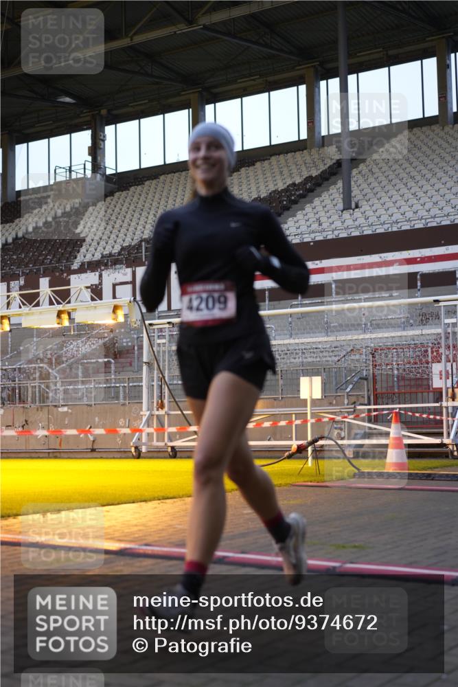 07.12.2025 - St. Pauli X-Mass-Run No. 15 Patografie http://msf.ph/oto/9374672 07.12.2025 09:56:40 Ziel 198, 662, 1116, 1165, 3255, 4208, 4209 meine-sportfotos.de