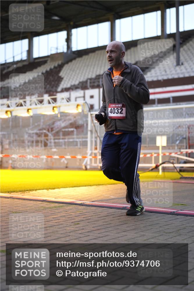 07.12.2025 - St. Pauli X-Mass-Run No. 15 Patografie http://msf.ph/oto/9374706 07.12.2025 09:57:09 Ziel 3320, 4032 meine-sportfotos.de