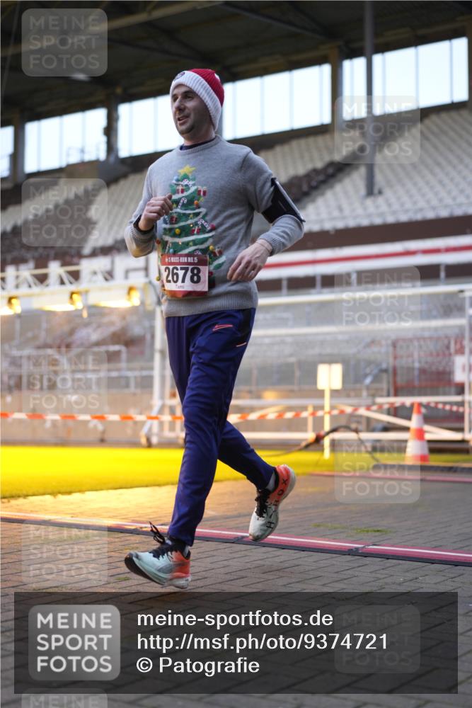 07.12.2025 - St. Pauli X-Mass-Run No. 15 Patografie http://msf.ph/oto/9374721 07.12.2025 09:57:26 Ziel 632, 1292, 1293, 1377, 1395, 2678 meine-sportfotos.de