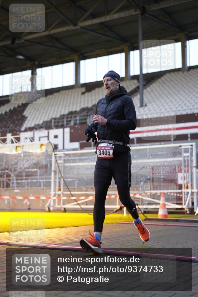 07.12.2025 - St. Pauli X-Mass-Run No. 15 Patografie http://msf.ph/oto/9374733 07.12.2025 09:58:03 Ziel 441, 3405 meine-sportfotos.de