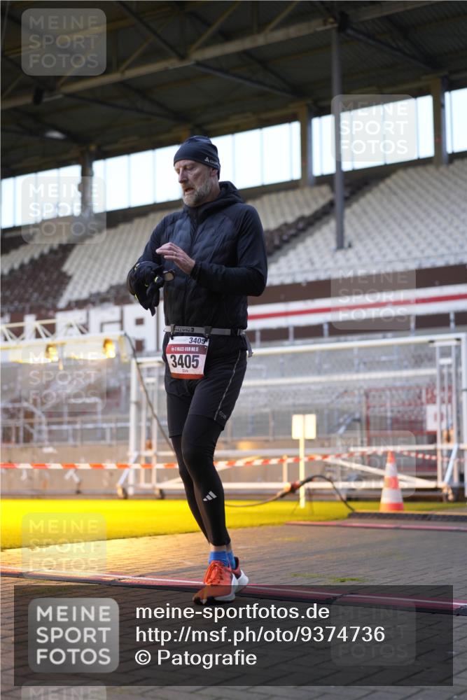07.12.2025 - St. Pauli X-Mass-Run No. 15 Patografie http://msf.ph/oto/9374736 07.12.2025 09:58:03 Ziel 441, 3405 meine-sportfotos.de