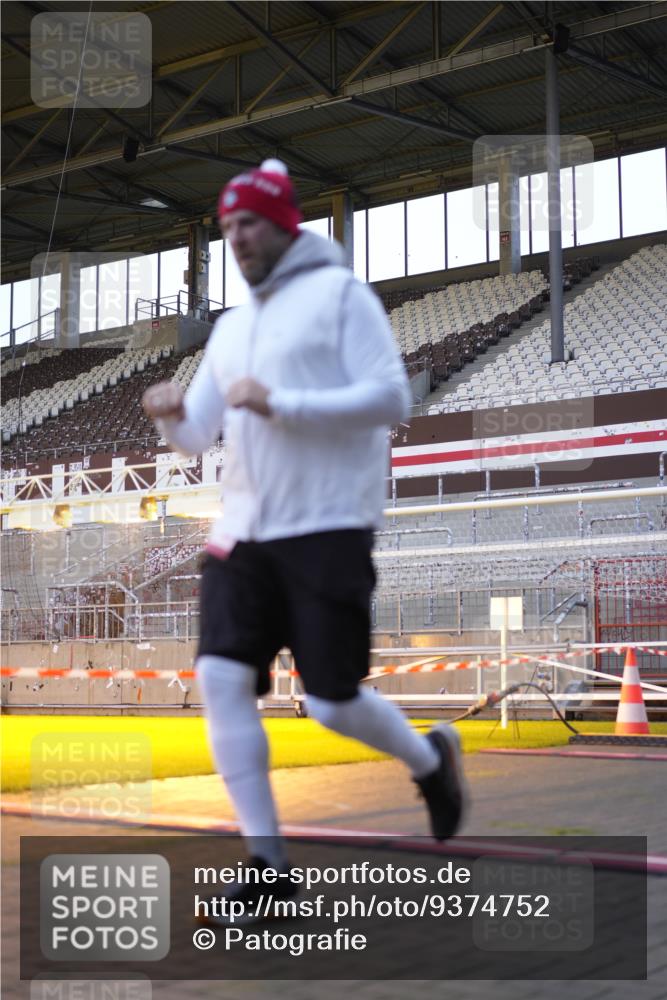 07.12.2025 - St. Pauli X-Mass-Run No. 15 Patografie http://msf.ph/oto/9374752 07.12.2025 09:58:15 Ziel 238, 261, 1173, 1633, 1774, 2205, 3405, 3515, 4206 meine-sportfotos.de