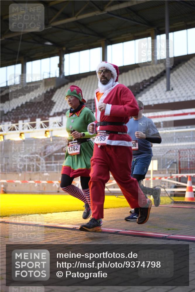 07.12.2025 - St. Pauli X-Mass-Run No. 15 Patografie http://msf.ph/oto/9374798 07.12.2025 09:58:33 Ziel 238, 261, 483, 532, 1003, 1115, 1173, 1528, 1542, 1603, 1782, 1785, 2392, 3308, 4031, 4206 meine-sportfotos.de