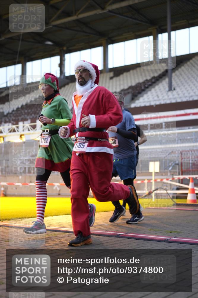 07.12.2025 - St. Pauli X-Mass-Run No. 15 Patografie http://msf.ph/oto/9374800 07.12.2025 09:58:34 Ziel 483, 532, 1003, 1115, 1173, 1528, 1542, 1603, 1782, 1785, 2392, 3308, 4031, 4206 meine-sportfotos.de
