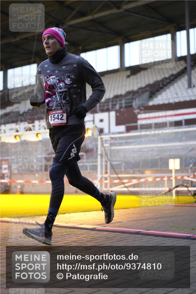 07.12.2025 - St. Pauli X-Mass-Run No. 15 Patografie http://msf.ph/oto/9374810 07.12.2025 09:58:38 Ziel 483, 532, 655, 1003, 1115, 1528, 1542, 1603, 1782, 1785, 2392, 3308 meine-sportfotos.de