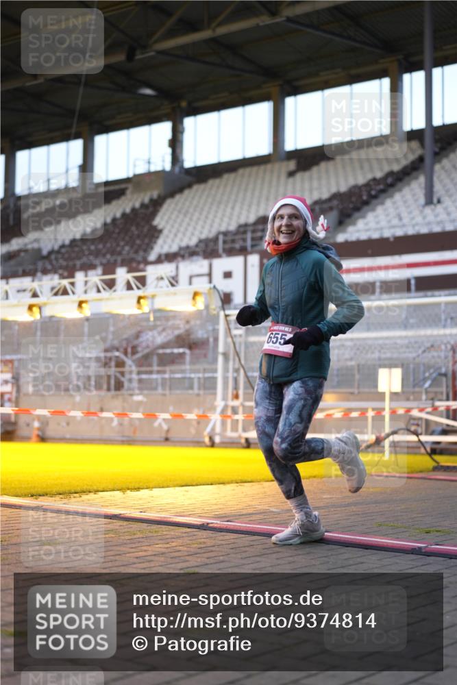 07.12.2025 - St. Pauli X-Mass-Run No. 15 Patografie http://msf.ph/oto/9374814 07.12.2025 09:58:43 Ziel 532, 655, 1003, 1115, 1528, 1542, 1782, 1785, 2392, 3308 meine-sportfotos.de