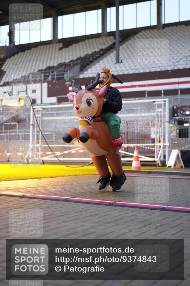 07.12.2025 - St. Pauli X-Mass-Run No. 15 Patografie http://msf.ph/oto/9374843 07.12.2025 09:59:14 Ziel 939, 1120, 2207, 2529, 2657, 3345 meine-sportfotos.de