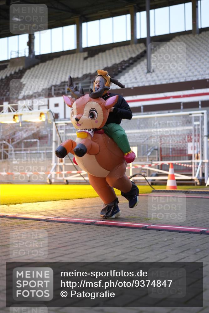 07.12.2025 - St. Pauli X-Mass-Run No. 15 Patografie http://msf.ph/oto/9374847 07.12.2025 09:59:14 Ziel 939, 1120, 2207, 2529, 2657, 3345 meine-sportfotos.de