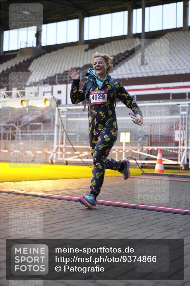 07.12.2025 - St. Pauli X-Mass-Run No. 15 Patografie http://msf.ph/oto/9374866 07.12.2025 09:59:24 Ziel 961, 1120, 2204, 2207, 2657, 4029 meine-sportfotos.de