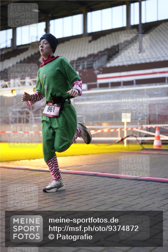 07.12.2025 - St. Pauli X-Mass-Run No. 15 Patografie http://msf.ph/oto/9374872 07.12.2025 09:59:26 Ziel 488, 961, 1763, 2204, 2207, 2657, 4029, 4051, 4052, 4465 meine-sportfotos.de