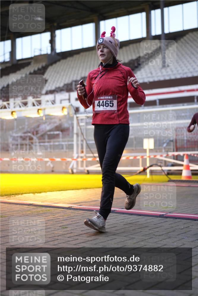 07.12.2025 - St. Pauli X-Mass-Run No. 15 Patografie http://msf.ph/oto/9374882 07.12.2025 09:59:30 Ziel 488, 910, 911, 961, 1763, 2204, 2207, 3513, 4029, 4051, 4052, 4465 meine-sportfotos.de
