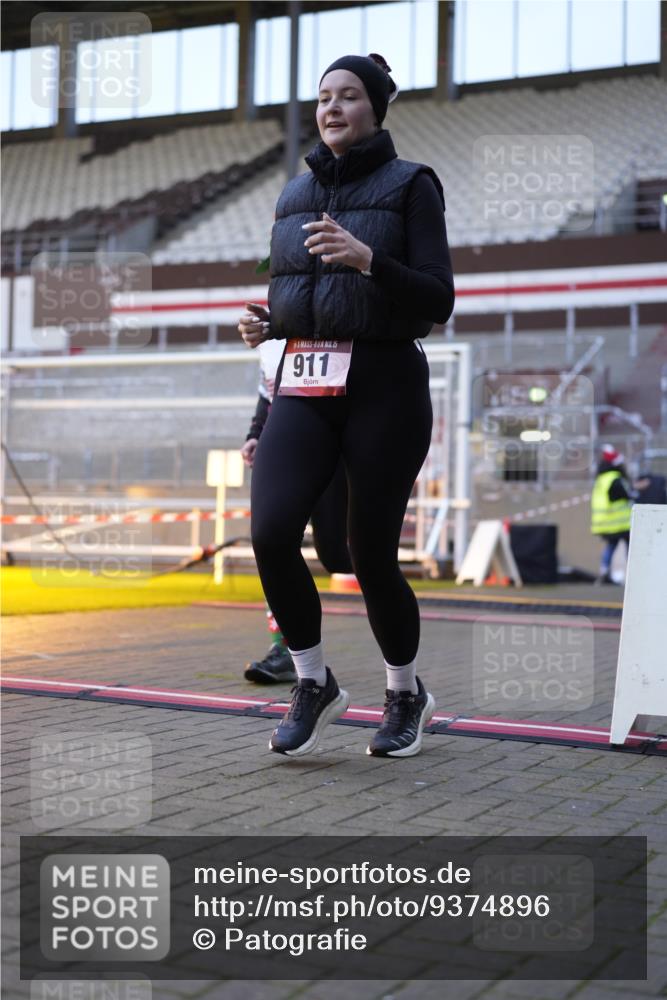 07.12.2025 - St. Pauli X-Mass-Run No. 15 Patografie http://msf.ph/oto/9374896 07.12.2025 09:59:35 Ziel 488, 910, 911, 961, 1763, 2186, 2204, 3513, 4029, 4051, 4052, 4465 meine-sportfotos.de