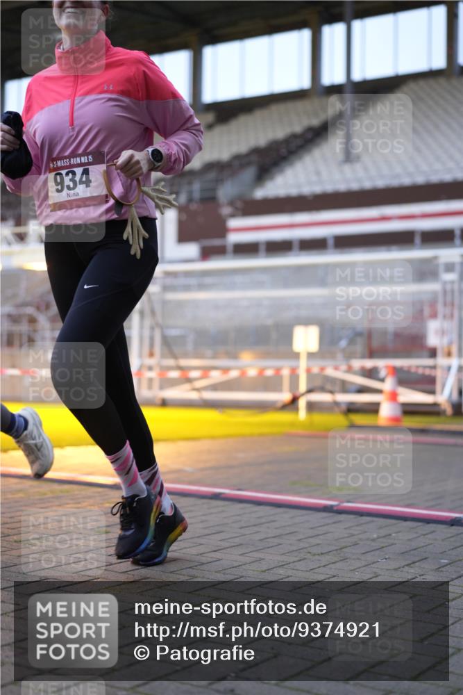 07.12.2025 - St. Pauli X-Mass-Run No. 15 Patografie http://msf.ph/oto/9374921 07.12.2025 09:59:45 Ziel 488, 910, 911, 934, 1112, 1763, 2186, 2729, 2964, 3513, 4051, 4052, 4465 meine-sportfotos.de