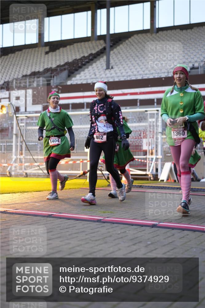 07.12.2025 - St. Pauli X-Mass-Run No. 15 Patografie http://msf.ph/oto/9374929 07.12.2025 09:59:59 Ziel 802, 934, 1112, 1333, 1354, 1360, 1404, 2140, 2141, 2964 meine-sportfotos.de