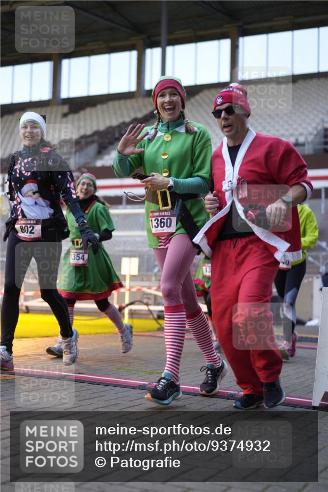 07.12.2025 - St. Pauli X-Mass-Run No. 15 Patografie http://msf.ph/oto/9374932 07.12.2025 10:00:00 Ziel 802, 1112, 1333, 1354, 1360, 1404, 2140, 2141, 2964 meine-sportfotos.de