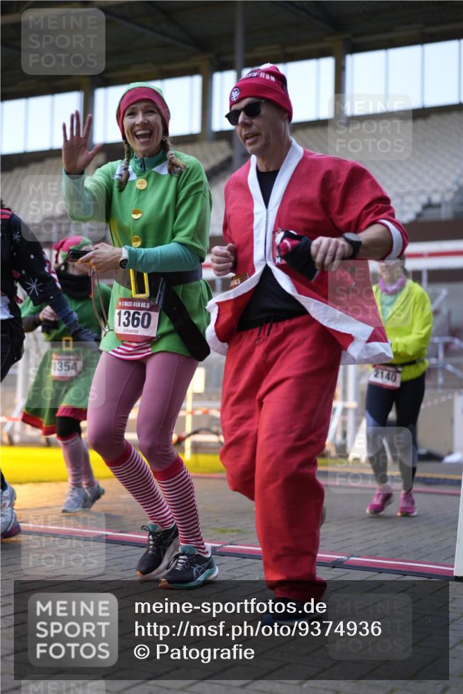 07.12.2025 - St. Pauli X-Mass-Run No. 15 Patografie http://msf.ph/oto/9374936 07.12.2025 10:00:00 Ziel 802, 1112, 1333, 1354, 1360, 1404, 2140, 2141, 2964 meine-sportfotos.de