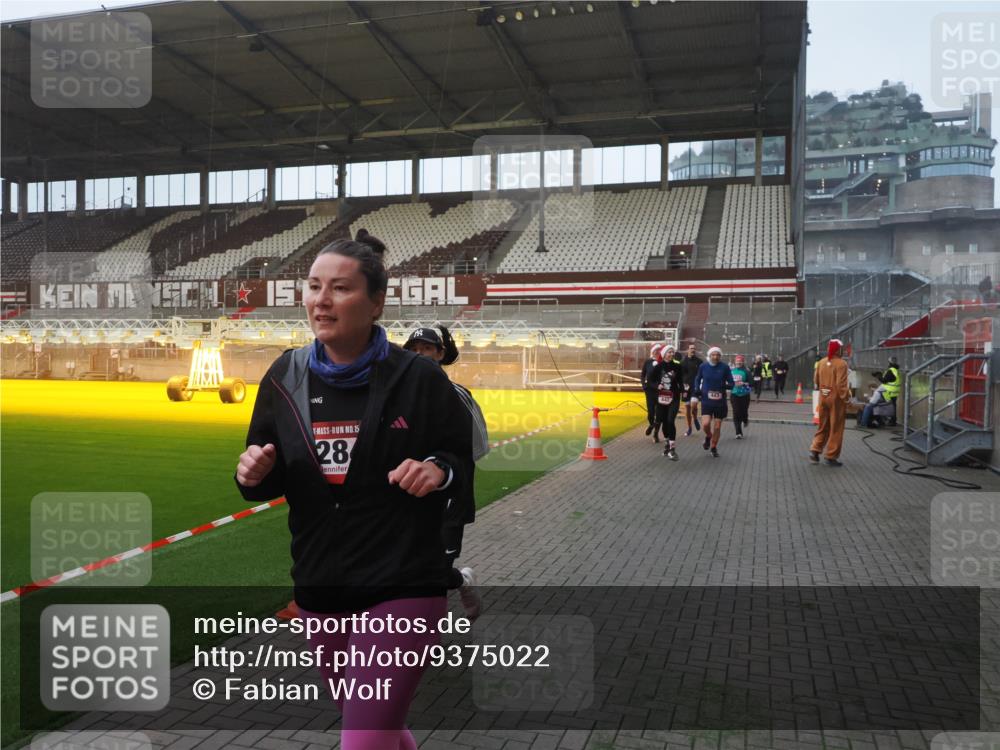 07.12.2025 - St. Pauli X-Mass-Run No. 15 Fabian Wolf http://msf.ph/oto/9375022 07.12.2025 10:02:56 Ziel 442, 443, 885, 918, 936, 943, 1314, 2505, 2780, 2781, 3284, 3417, 3518, 3892 meine-sportfotos.de