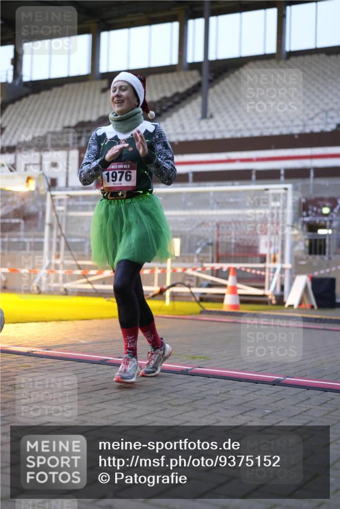 07.12.2025 - St. Pauli X-Mass-Run No. 15 Patografie http://msf.ph/oto/9375152 07.12.2025 10:00:26 Ziel 855, 1418, 1976, 3336 meine-sportfotos.de